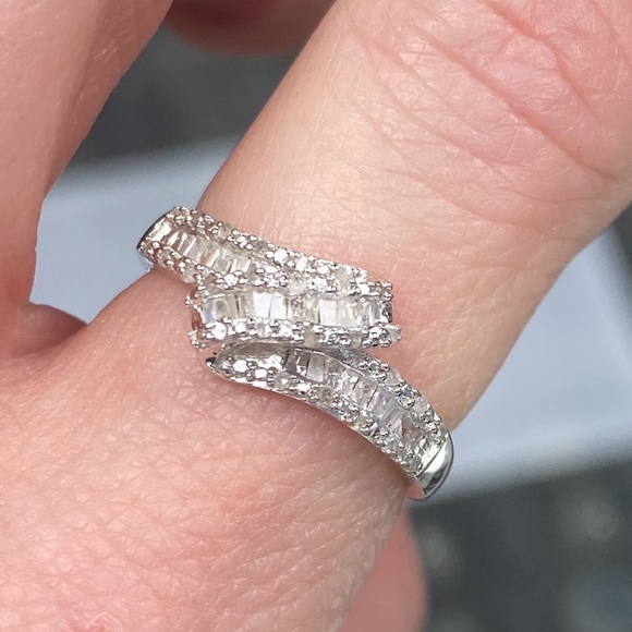 Genuine 0.50 Carat Diamond Bypass Ring ~ Baguette Diamond Cluster Wrap Band - Picture 4 of 15